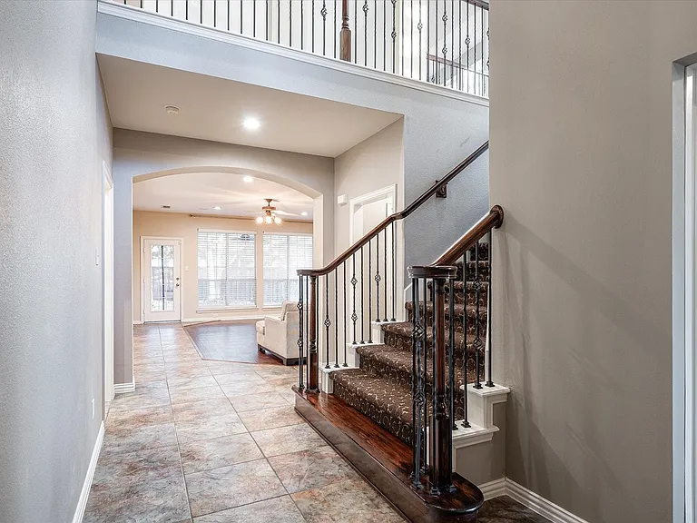 6812 Valley Brook Dr — Photo 4
