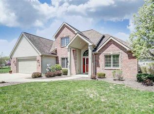8233 Grand Forest Ct, Fort Wayne, IN 46815