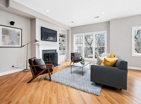 2nd image of 2715 N Pine Grove Ave #2