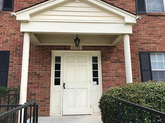 Bldg 3438 Entrance to Foyer