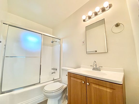 4th image of 1138 E Elk Ave #B