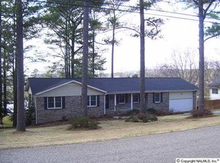 1079 Lakemont Dr S, Gadsden, AL 35907