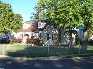 521 Preston Ln, Hatboro, PA 19040