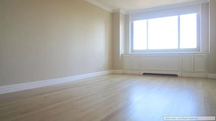 Rented by Bond New York | media 13