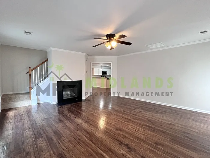 3 bed, 3.0 bath, 2354 sqft, $2,100 — Photo 4