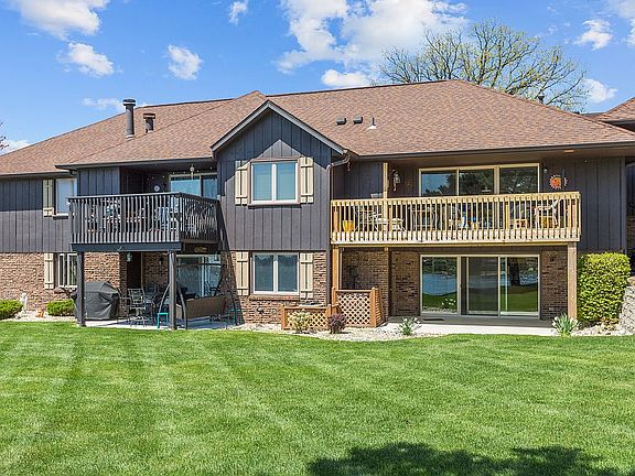 2nd image of 2525 E Lake Shore Dr #23