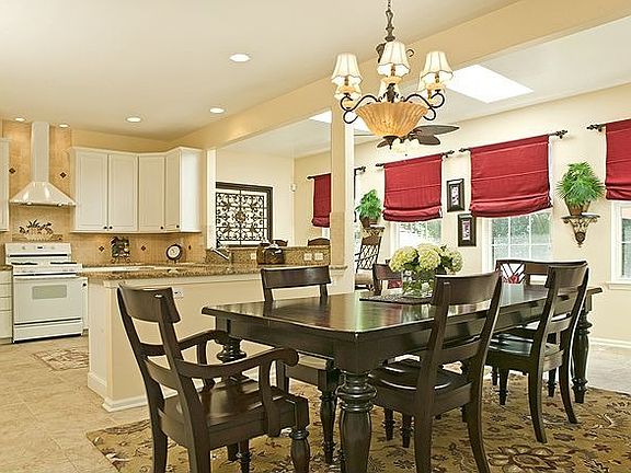 Breakfast Room