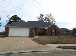 320 Greensboro Dr, Brandon, MS 39047