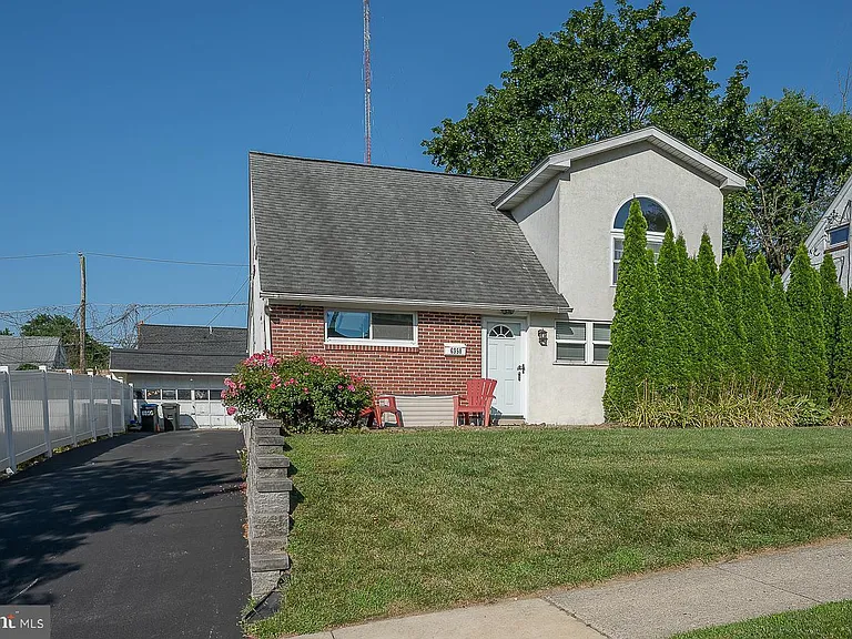 6950 Fowler St — Photo 1
