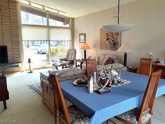 4th image of 581 Ann Dr