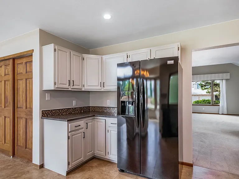 6793 Blackhawk Ct — Photo 9