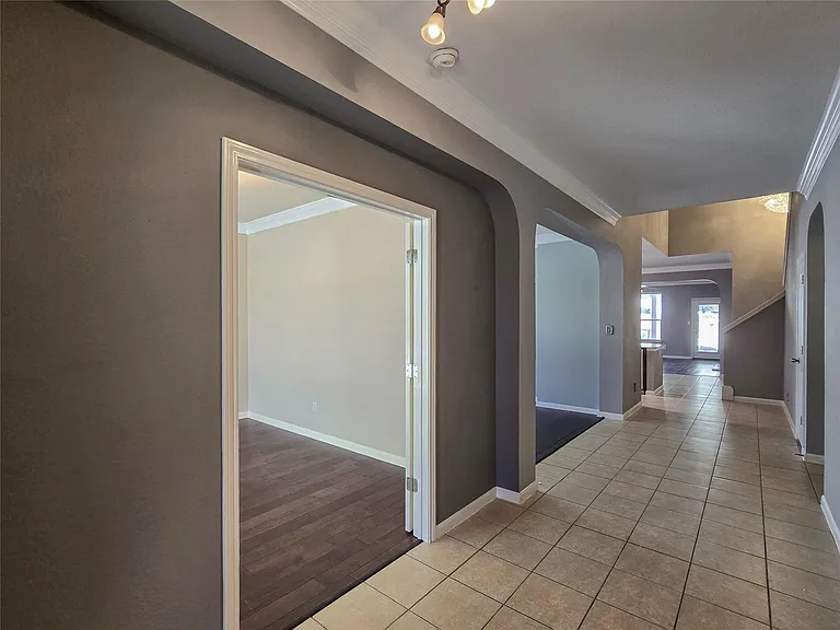 600 S Frontier Ln — Photo 5