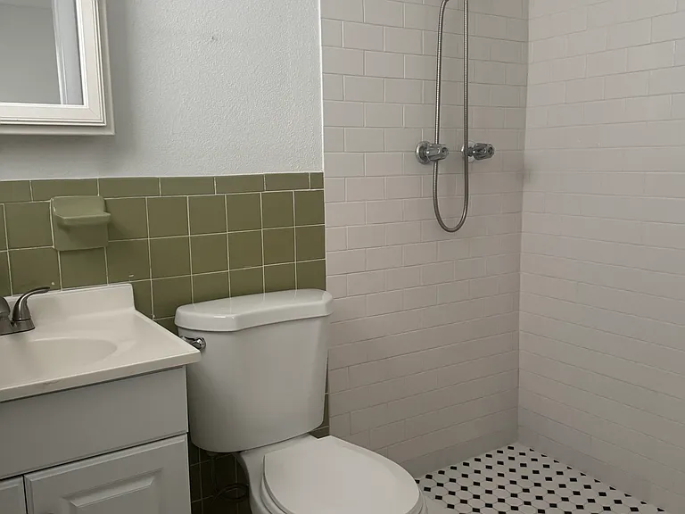 923 22nd Pl #210 — Photo 9