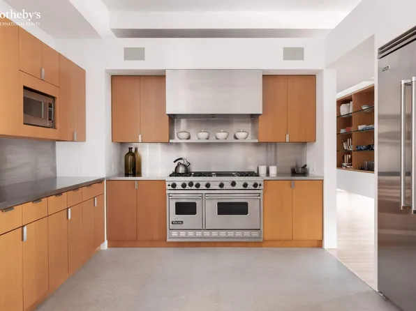 227 West 17th Street image 8 of 23