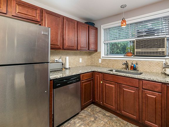 4th image of 2511 W Hillside Ave