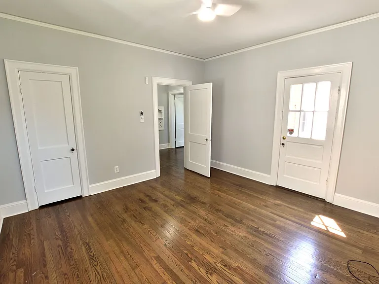 945 Sycamore St — Photo 14