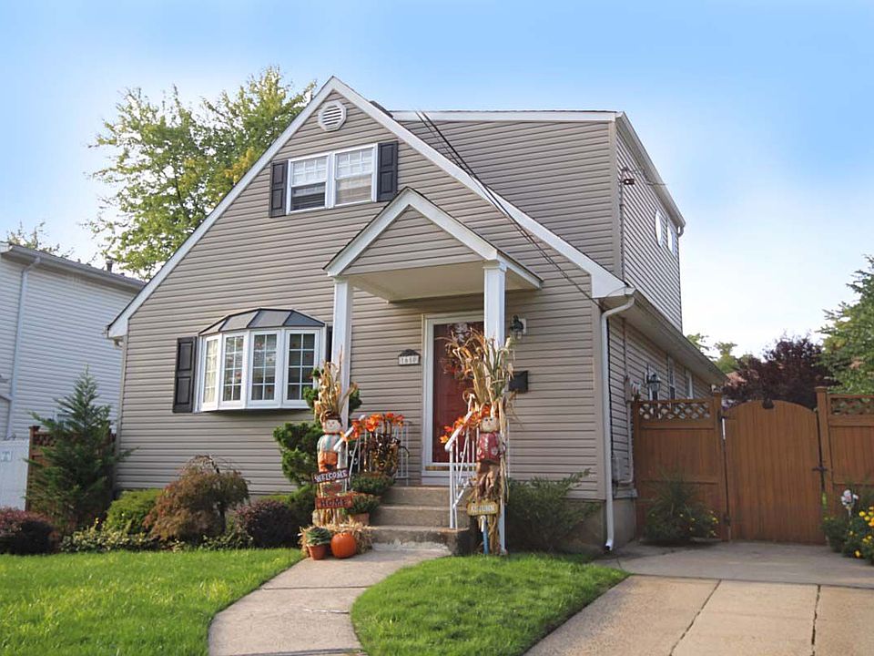 1st image of 1650 Carlton Ave