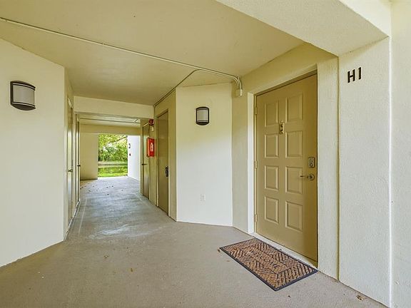 3rd image of 3134 LAKE PINE WAY #H1