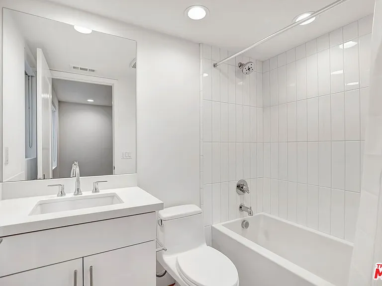 1414 1/2 N Stanley Ave — Photo 21