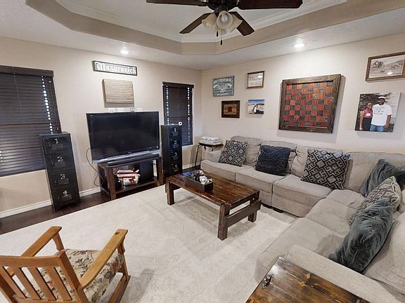 2nd image of 2404 Flagstone Dr