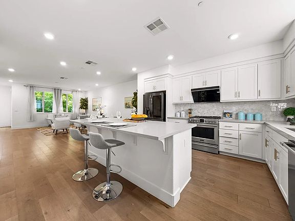 2nd image of 29339 Mission Blvd Room 2