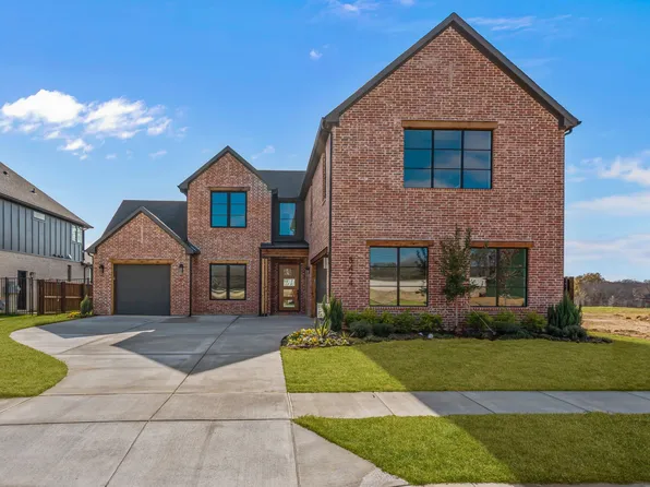 8424 Witt St, North Richland Hills, TX 76182