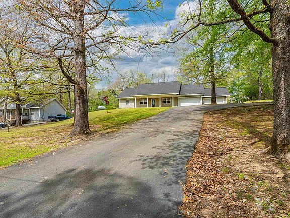 3rd image of 141 Seaburn Ln