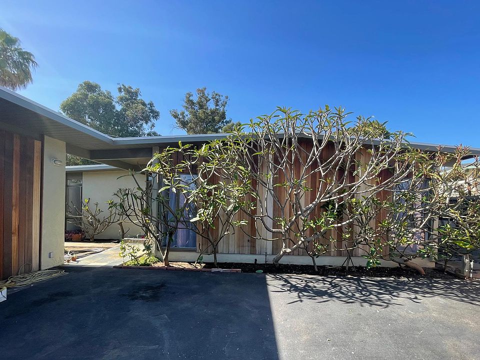 1st image of 5694 Alondra Dr