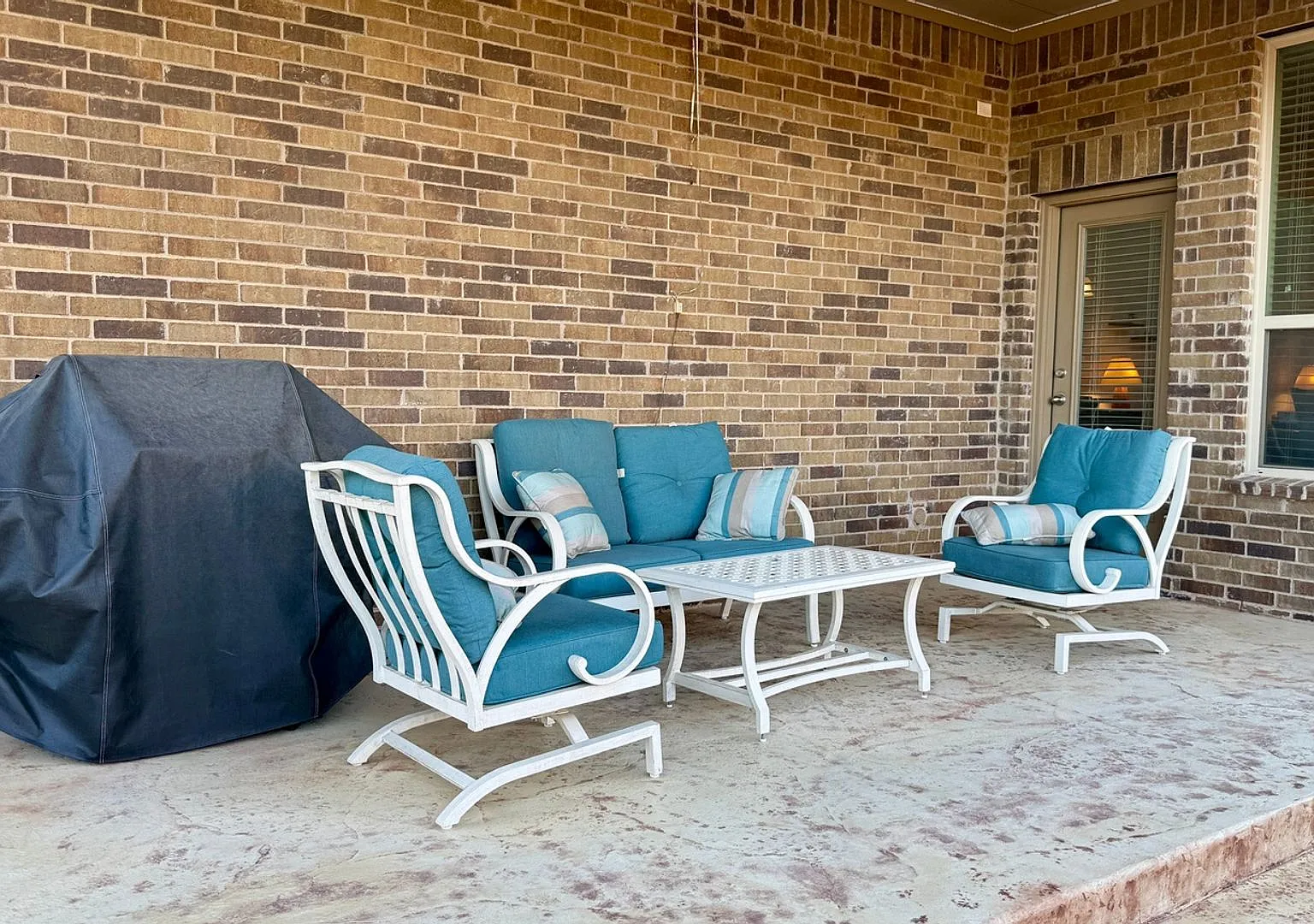 Spacious 4BR House in Irving | Coppell ISD — Photo 3