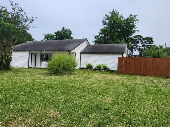 431 14th Ave N, Texas City, TX 77590