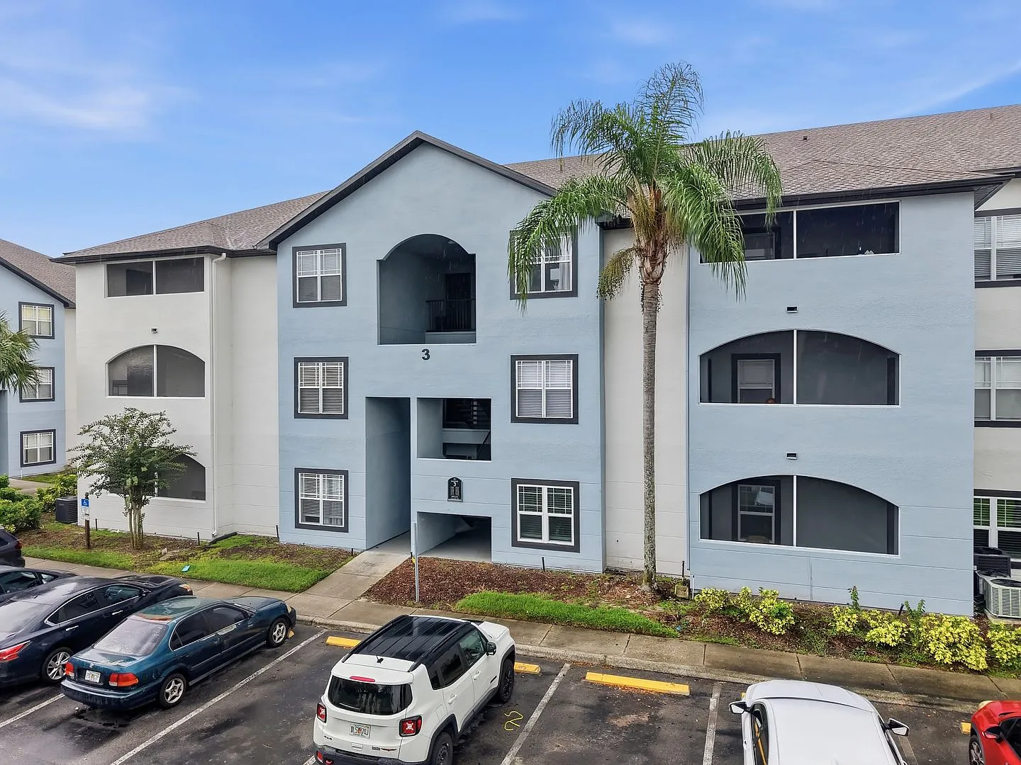 Modern Tampa Palms Condo with Luxury Finishes — Photo 3