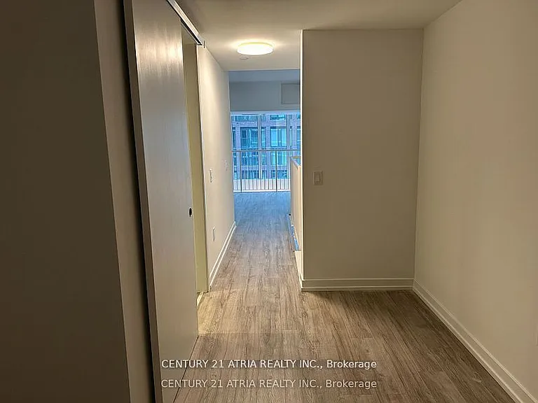 77 Shuter St #725 — Photo 28