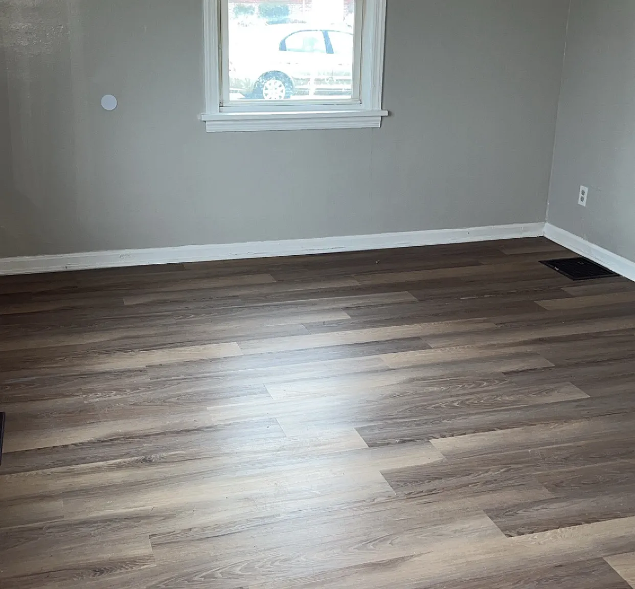 2 bed, 1100 sqft, $875 — Photo 2