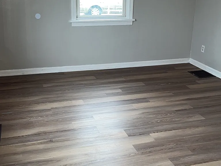 400 Wallace Dr — Photo 2