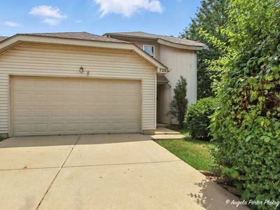 725 Hill Ave, Elgin, IL, 60120