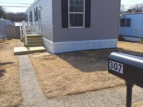 1405 Farrell Ave Trailer 307, Cherry Hill, NJ 08002