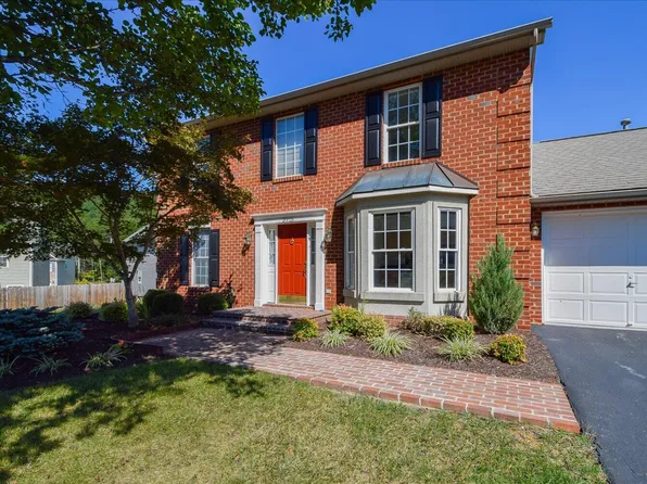 3915 Park Place Ln, Roanoke, VA 24018