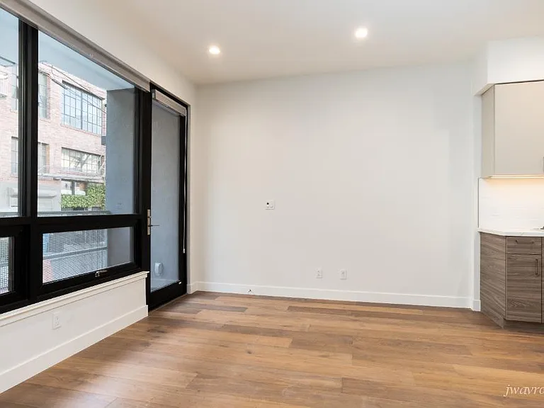 25 Grace St #101 — Photo 5