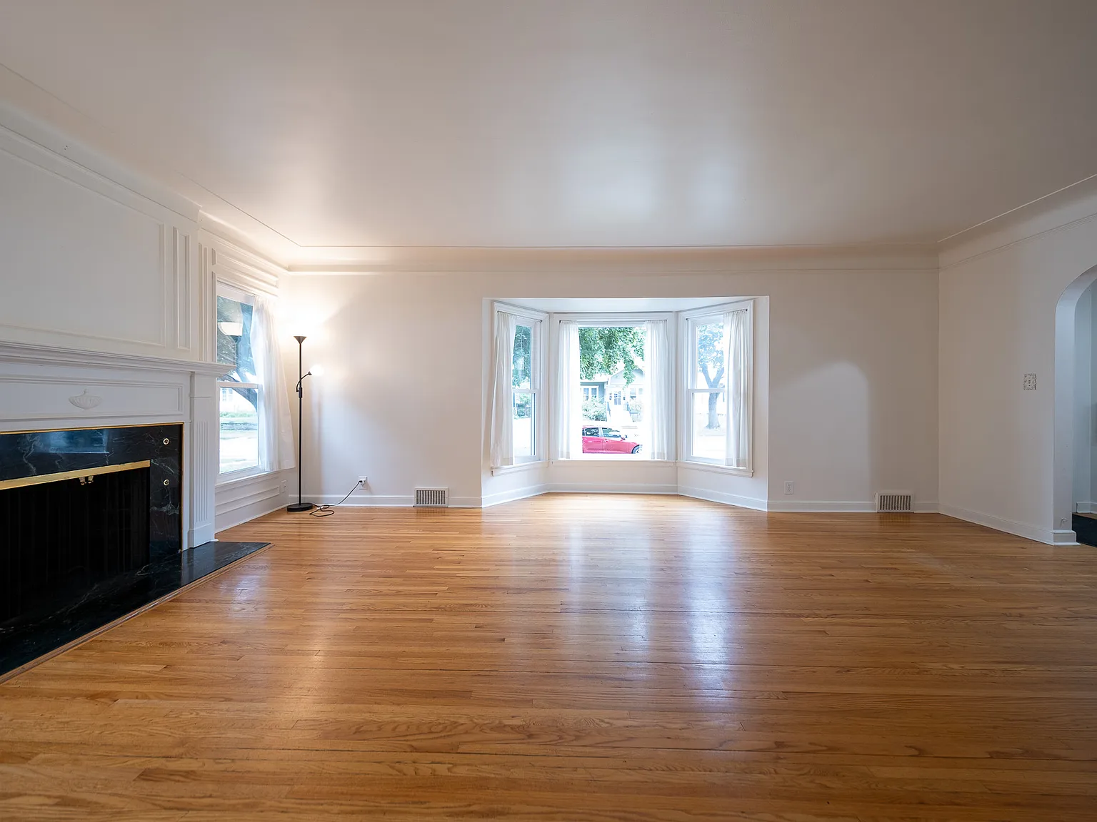 Thomas Avenue, St Paul (1600) LS MG1 - 1 — Photo 4