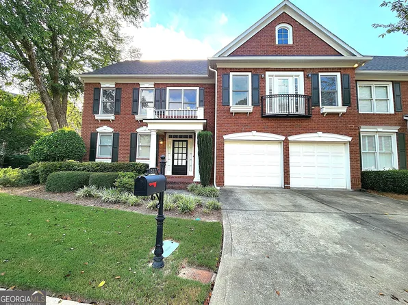 617 Vinings Estates Dr SE, Mableton, GA 30126