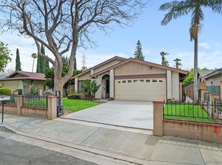 216 E Kirkwall Rd, Azusa, CA 91702