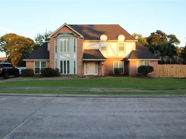 3509 Red Oak Ct, New Orleans, LA 70131