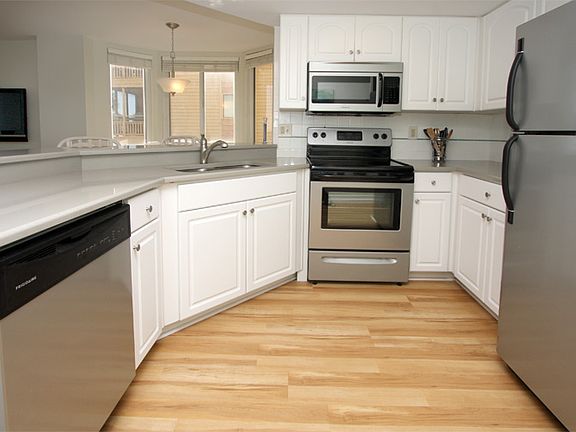 Beautiful Quartz countertops