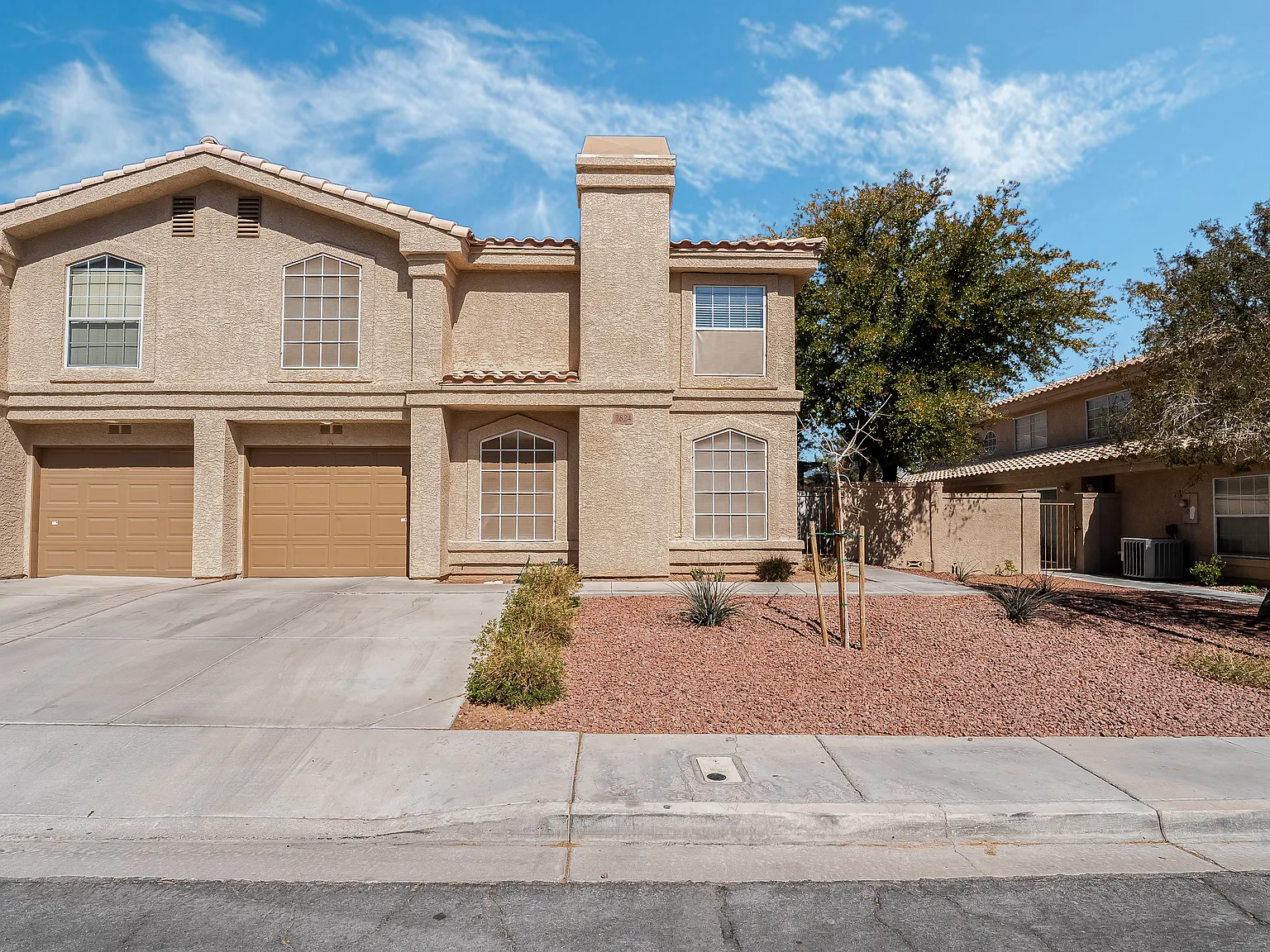 3 bed, 2.5 bath, 1541 sqft, $1,999 — Photo 2