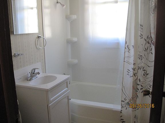 4th image of 1518 W Lowe Ave