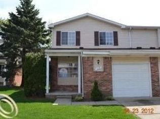 359 Hampton Ct #1, South Lyon, MI 48178