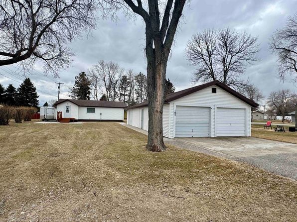 105 2nd St SE, Surrey, ND 58785