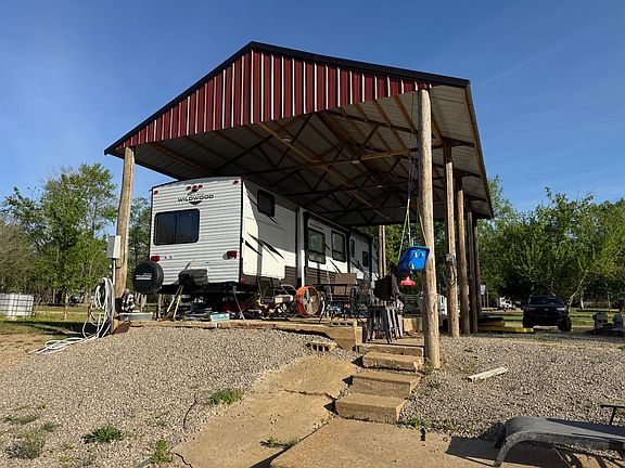5th image of 42 Bluff Rd