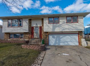 1880 Marigold Ln, Hanover Park, IL 60133