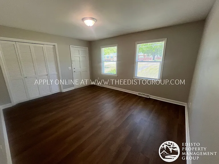 1211-1215 Ellis Ave — Photo 6